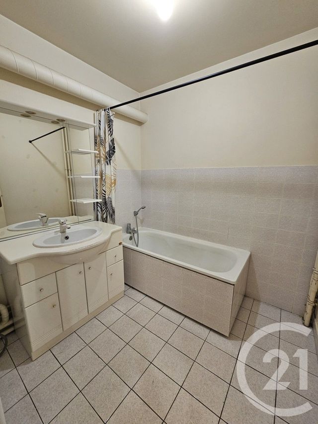 Appartement F2 à louer - 2 pièces - 48.55 m2 - MEAUX - 77 - ILE-DE-FRANCE - Century 21 Icm Immobilier