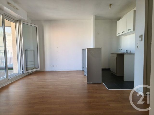 Appartement F2 à vendre - 2 pièces - 39.09 m2 - VILLENOY - 77 - ILE-DE-FRANCE - Century 21 Icm Immobilier