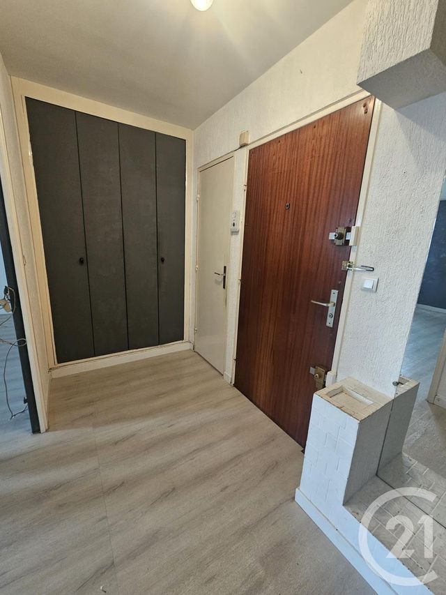 Appartement F2 à louer - 2 pièces - 50.04 m2 - MEAUX - 77 - ILE-DE-FRANCE - Century 21 Icm Immobilier