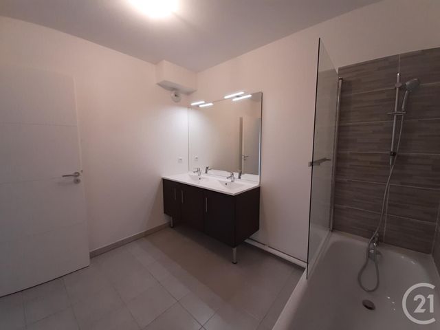 Appartement F4 à vendre - 4 pièces - 84.56 m2 - NANTEUIL LES MEAUX - 77 - ILE-DE-FRANCE - Century 21 Icm Immobilier