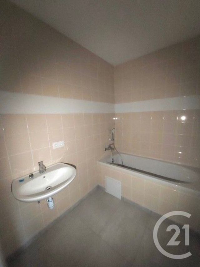 Appartement à louer - 2 pièces - 38.42 m2 - LA FERTE SOUS JOUARRE - 77 - ILE-DE-FRANCE - Century 21 Icm Immobilier