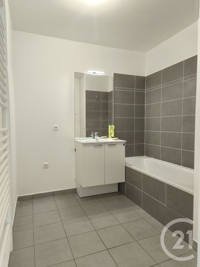 Appartement F3 à vendre - 3 pièces - 53.62 m2 - MEAUX - 77 - ILE-DE-FRANCE - Century 21 Icm Immobilier