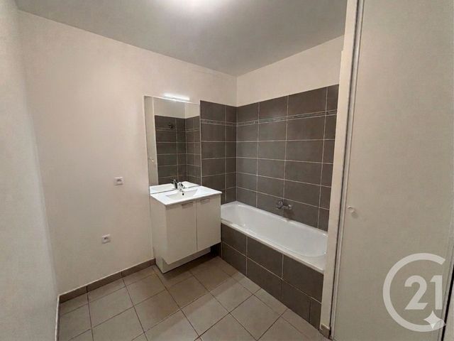 Appartement F3 à vendre - 3 pièces - 53.62 m2 - MEAUX - 77 - ILE-DE-FRANCE - Century 21 Icm Immobilier