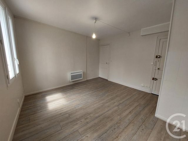 Appartement F2 à louer - 2 pièces - 27.33 m2 - NANTEUIL LES MEAUX - 77 - ILE-DE-FRANCE - Century 21 Icm Immobilier