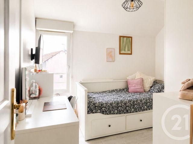 Appartement F3 à vendre - 3 pièces - 59.51 m2 - CHAUCONIN NEUFMONTIERS - 77 - ILE-DE-FRANCE - Century 21 Icm Immobilier