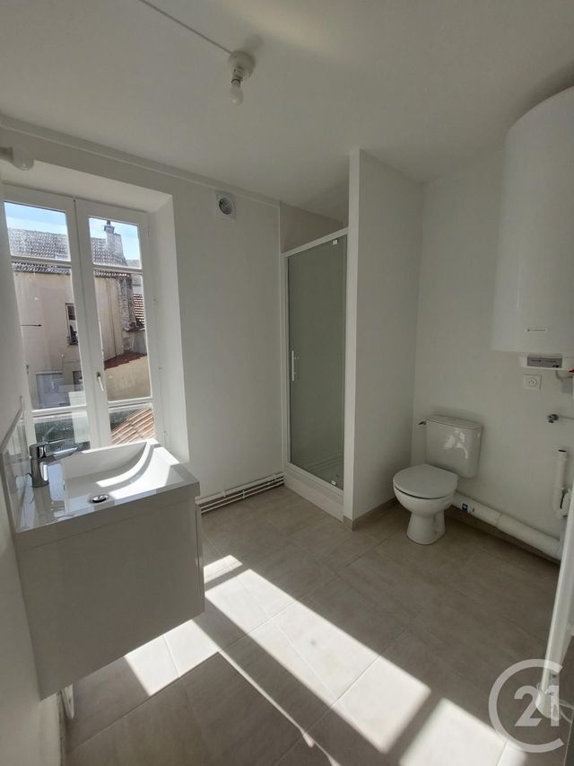 Appartement Studio à louer - 1 pièce - 22.35 m2 - MEAUX - 77 - ILE-DE-FRANCE - Century 21 Icm Immobilier