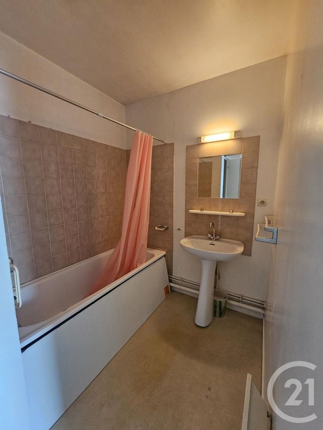Appartement Studio à louer - 1 pièce - 27.85 m2 - NANTEUIL LES MEAUX - 77 - ILE-DE-FRANCE - Century 21 Icm Immobilier