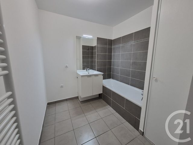 Appartement F3 à louer - 3 pièces - 53.62 m2 - MEAUX - 77 - ILE-DE-FRANCE - Century 21 Icm Immobilier